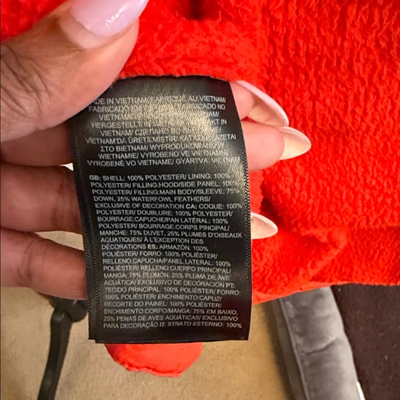 The North Face Fiery Red Quilted Jacket - Picture 4 of 5